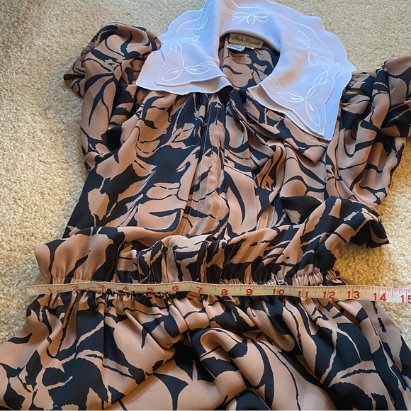 Dress, Sheer Flower w/Shoulder Pads - Picture 8 of 9